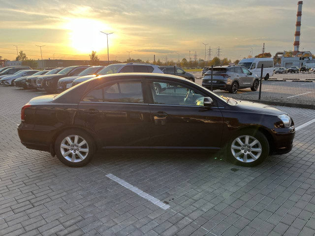 Фото Toyota Avensis 4