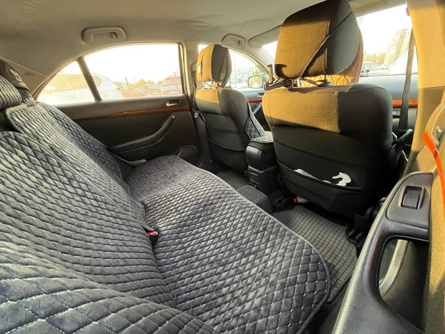 Фото Toyota Avensis 16