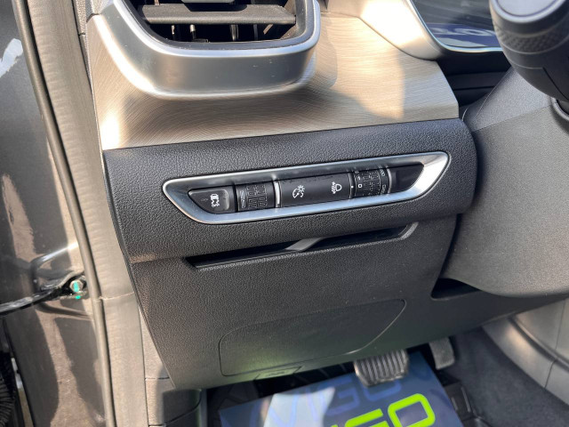Фото Geely Coolray 11