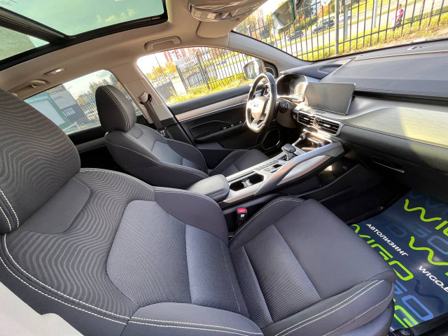 Фото Geely Coolray 19