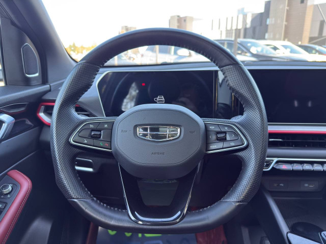 Фото Geely Coolray 12