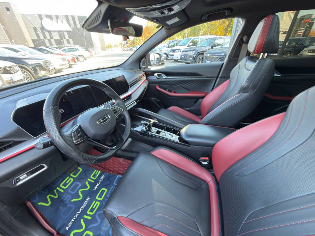Фото Geely Coolray 15