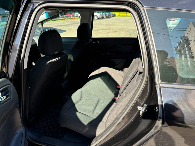 Фото Peugeot 308 9