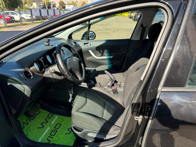 Фото Peugeot 308 11