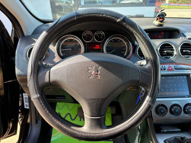 Фото Peugeot 308 13