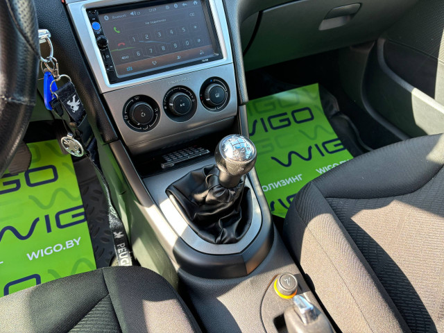 Фото Peugeot 308 14