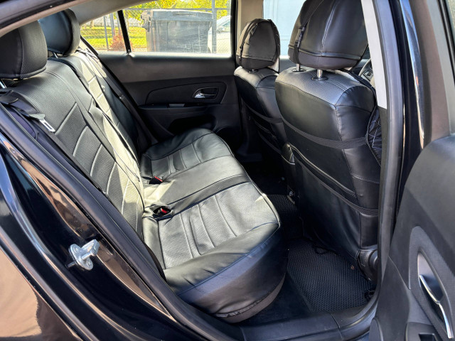 Фото Chevrolet Cruze 18