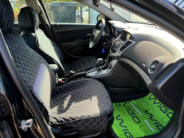 Фото Chevrolet Cruze 19