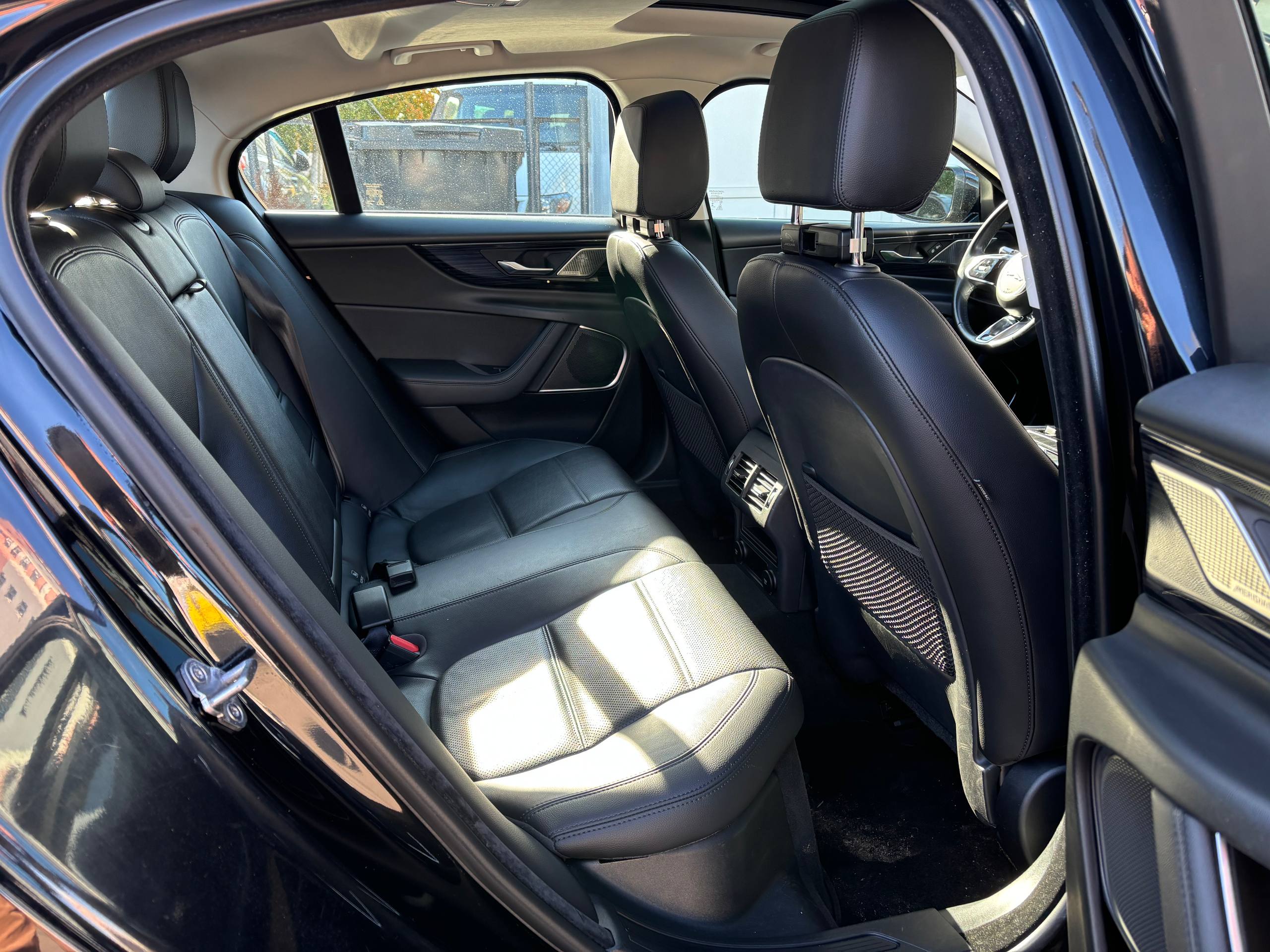  Xe
