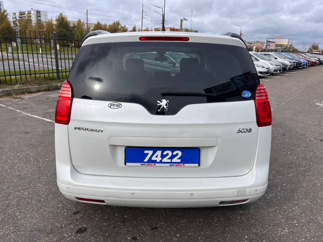 Фото Peugeot 5008 6