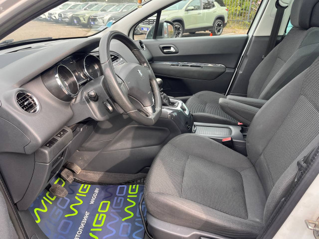 Фото Peugeot 5008 8