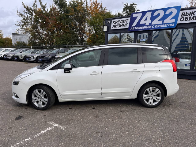 Фото Peugeot 5008 11