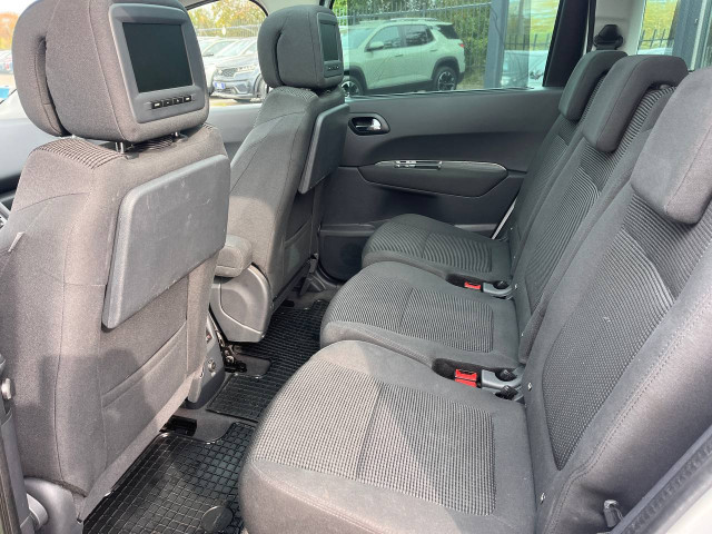 Фото Peugeot 5008 13