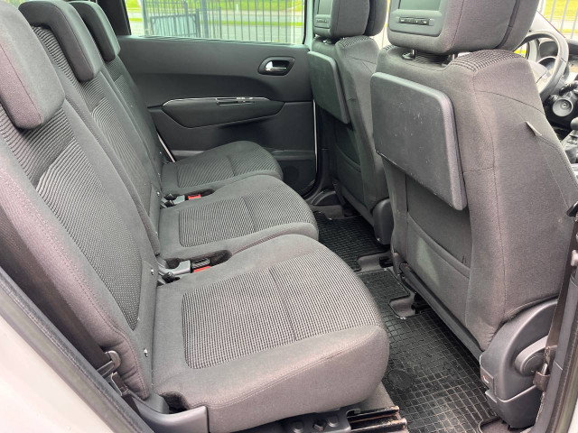 Фото Peugeot 5008 19