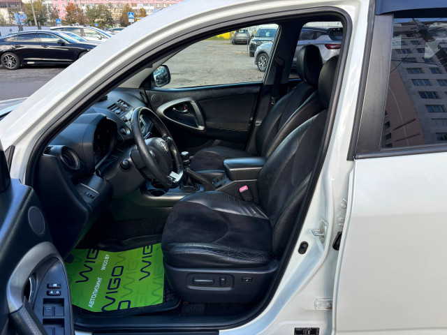 Фото Toyota Rav4 9