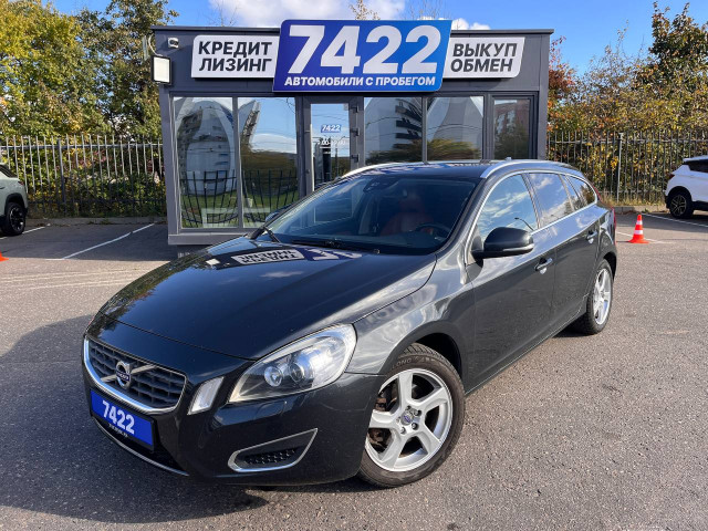 Фото Volvo V60 1