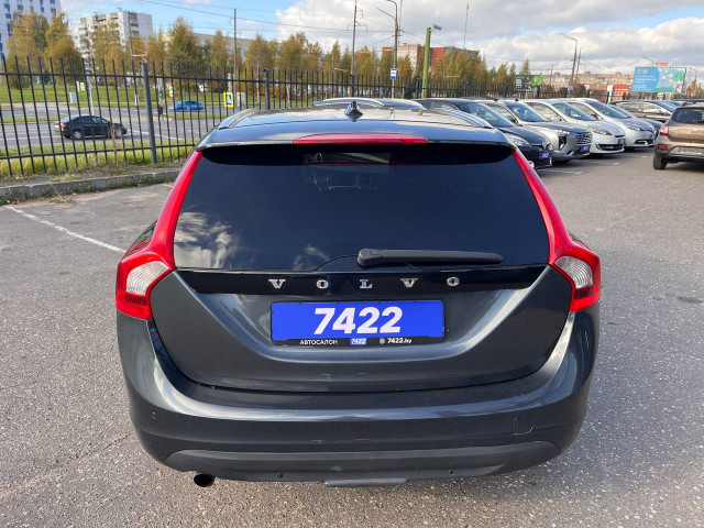 Фото Volvo V60 6