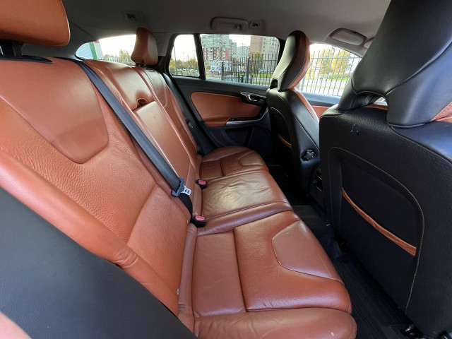 Фото Volvo V60 18