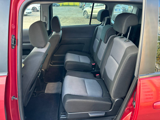 Фото Mazda 5 16
