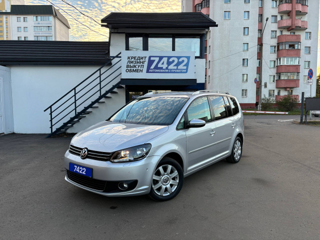 Фото Volkswagen Touran 1