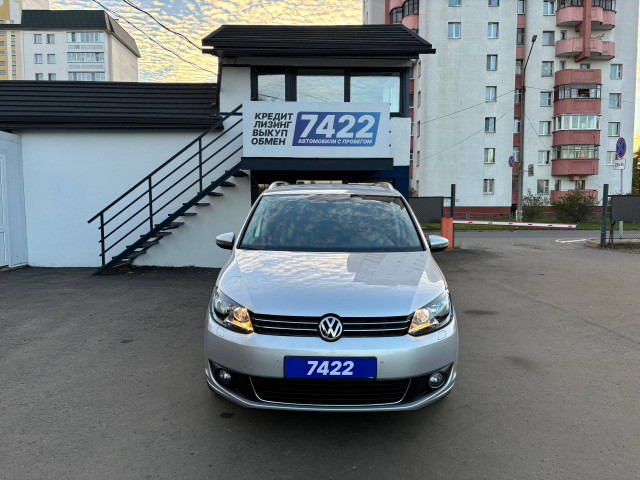 Фото Volkswagen Touran 2