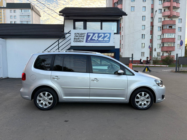 Фото Volkswagen Touran 4