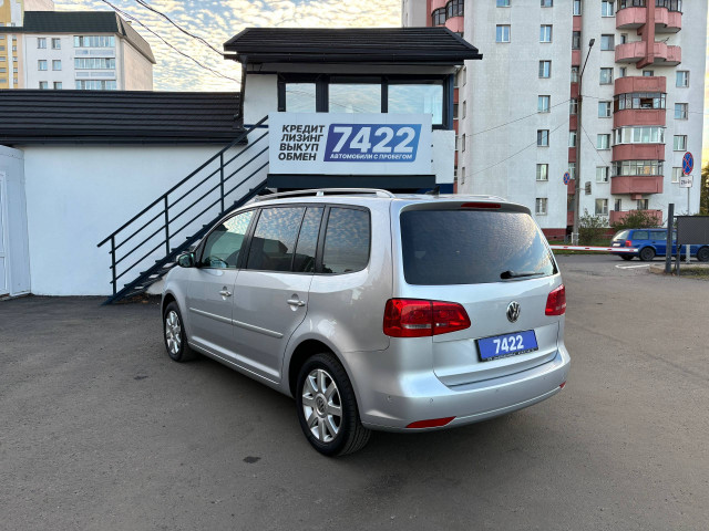 Фото Volkswagen Touran 7