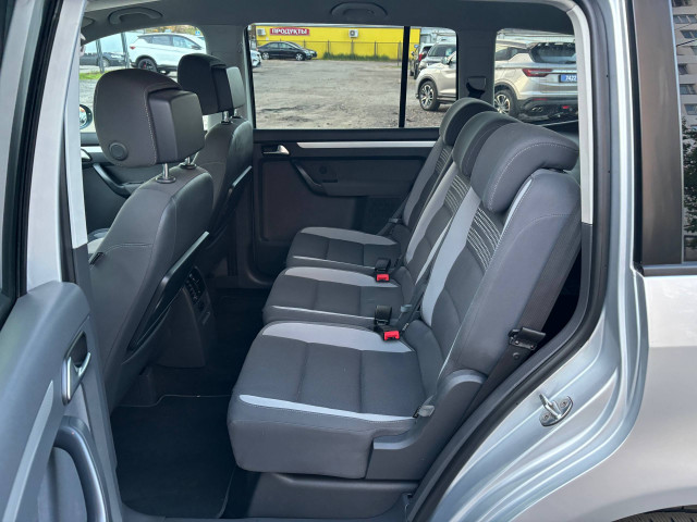Фото Volkswagen Touran 16