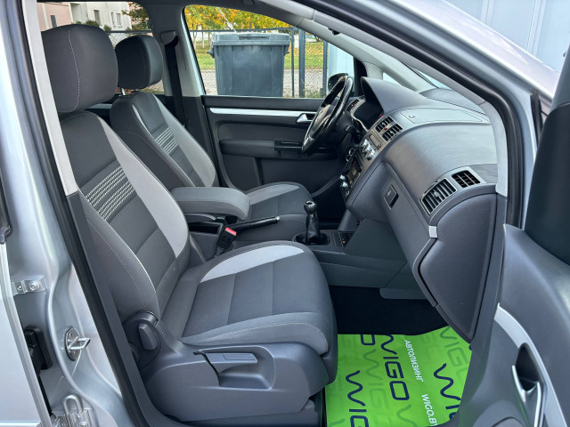 Фото Volkswagen Touran 19