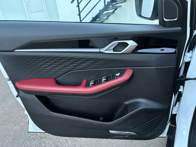 Фото Geely Binyue 15