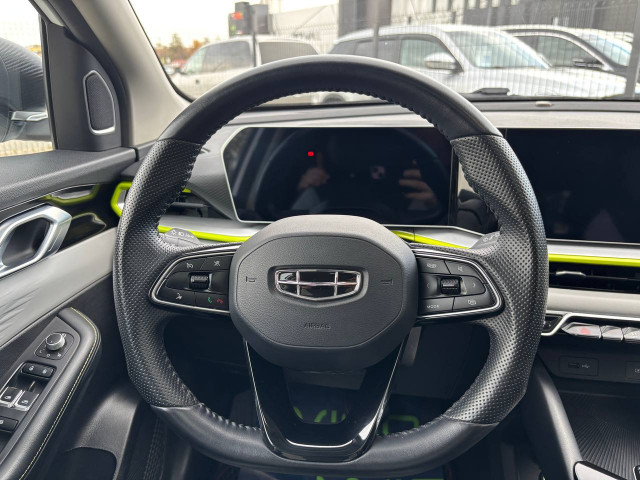 Фото Geely Coolray 12