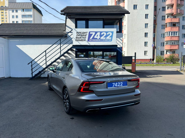 Фото Volvo S60 7