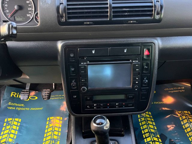 Фото Volkswagen Sharan 14