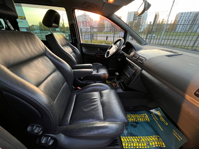 Фото Volkswagen Sharan 19