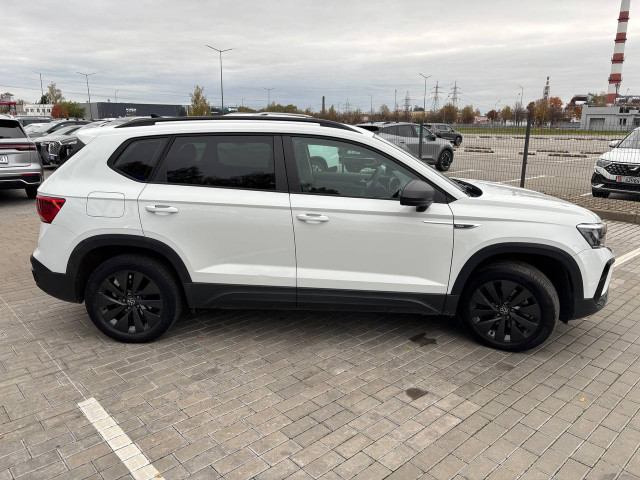 Фото Volkswagen Taos 4