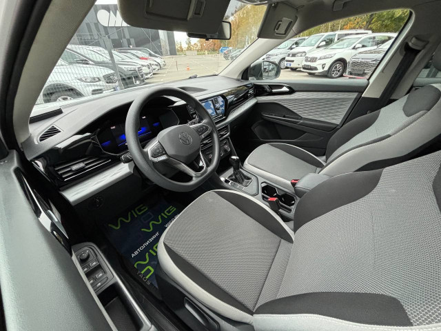 Фото Volkswagen Taos 15