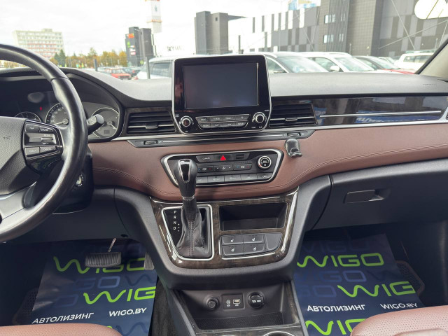 Фото Hyundai Grand Starex 14