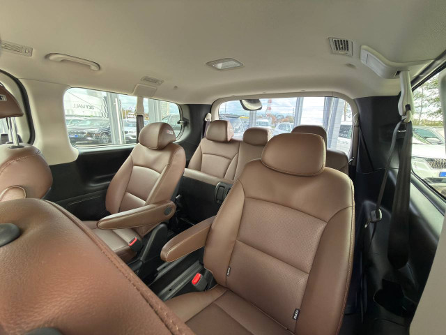 Фото Hyundai Grand Starex 17