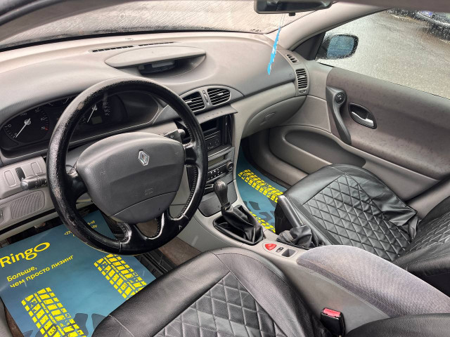 Фото Renault Laguna 10