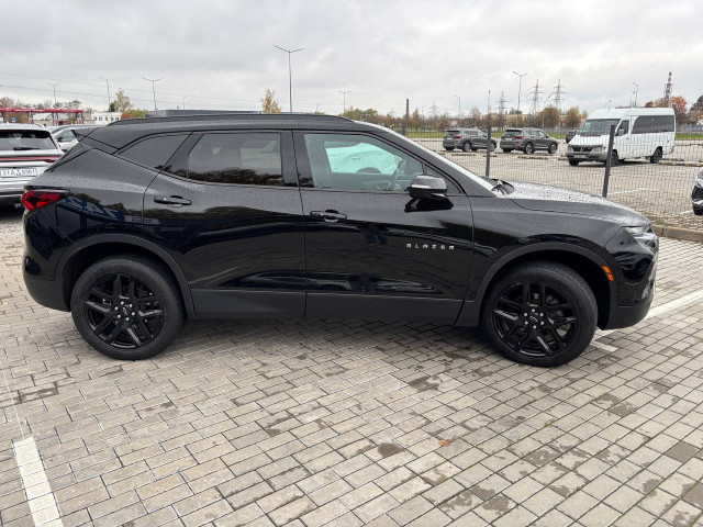Фото Chevrolet Blazer 4
