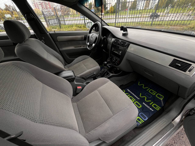 Фото Chevrolet Lacetti 19