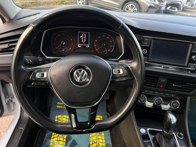 Фото Volkswagen Jetta 11