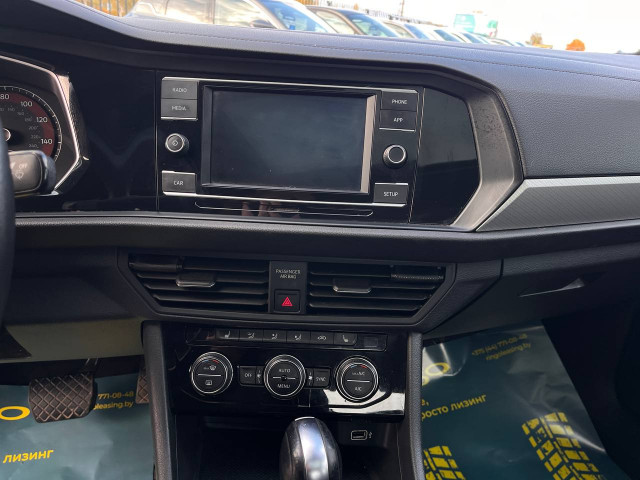 Фото Volkswagen Jetta 13