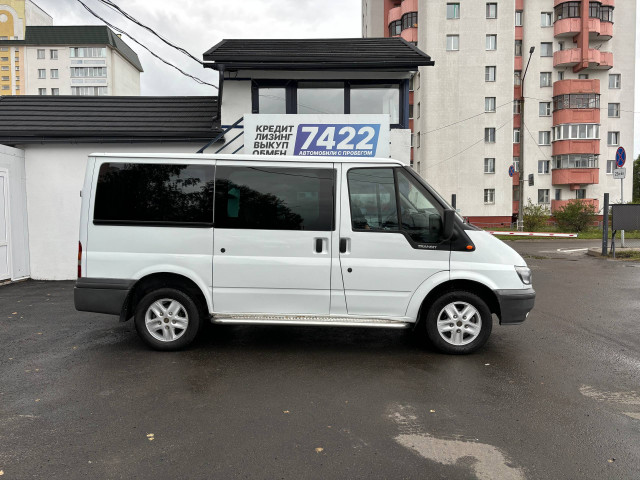 Фото Ford Transit Tourneo 4