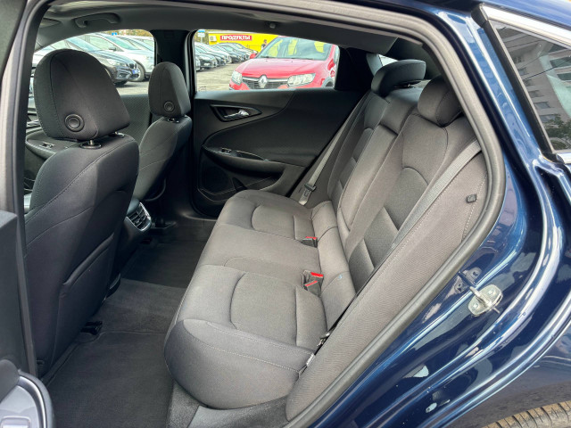 Фото Chevrolet Malibu 16