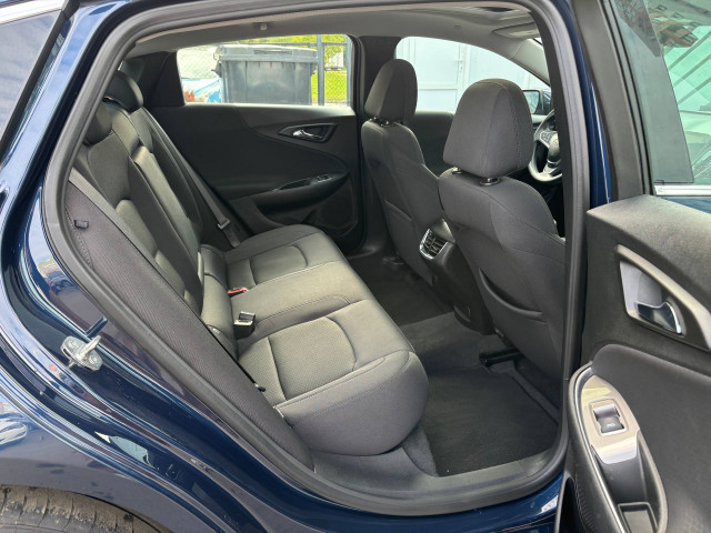 Фото Chevrolet Malibu 18
