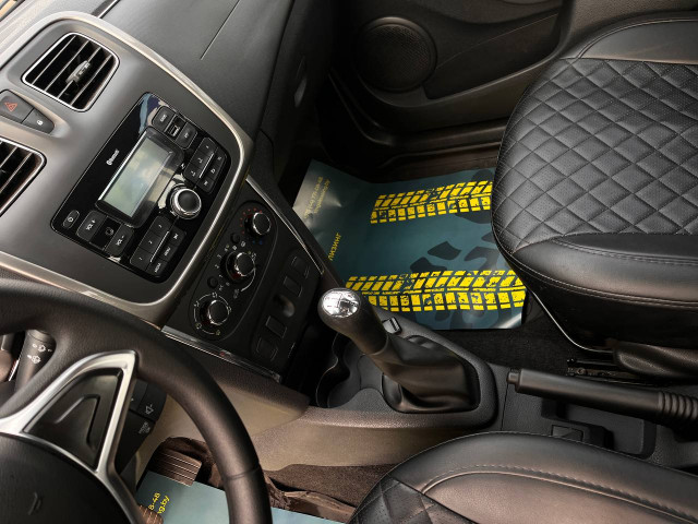Фото Renault Logan Stepway 15
