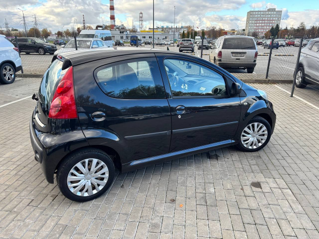Фото Peugeot 107 5