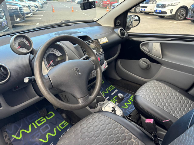 Фото Peugeot 107 11