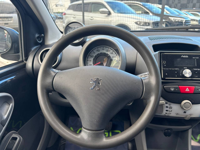 Фото Peugeot 107 12